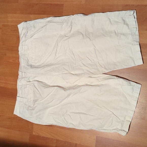 AVENUE plus size women's signature chino Bermuda shorts cream color comf… - Picture 4 of 10